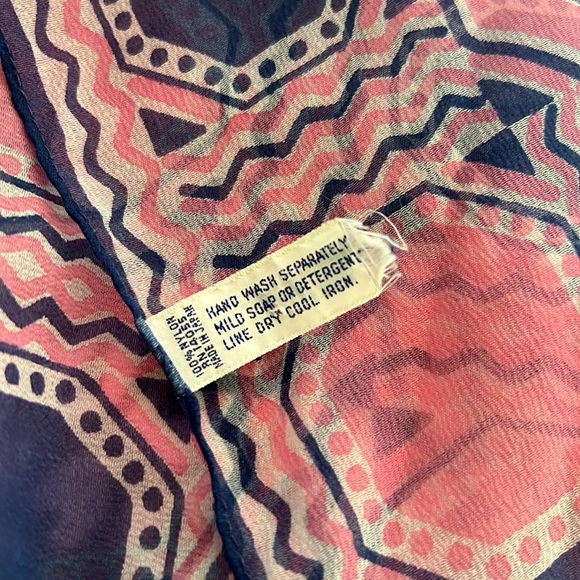 Vintage Scarf Made in Japan - Picture 3 of 3